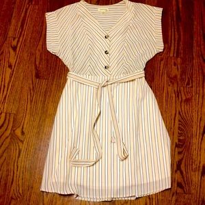 Fun summer v-neck dress by Monteau Size Large